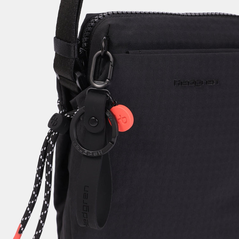Load image into Gallery viewer, Hedgren Sipho Phone Bottle Bag Black
