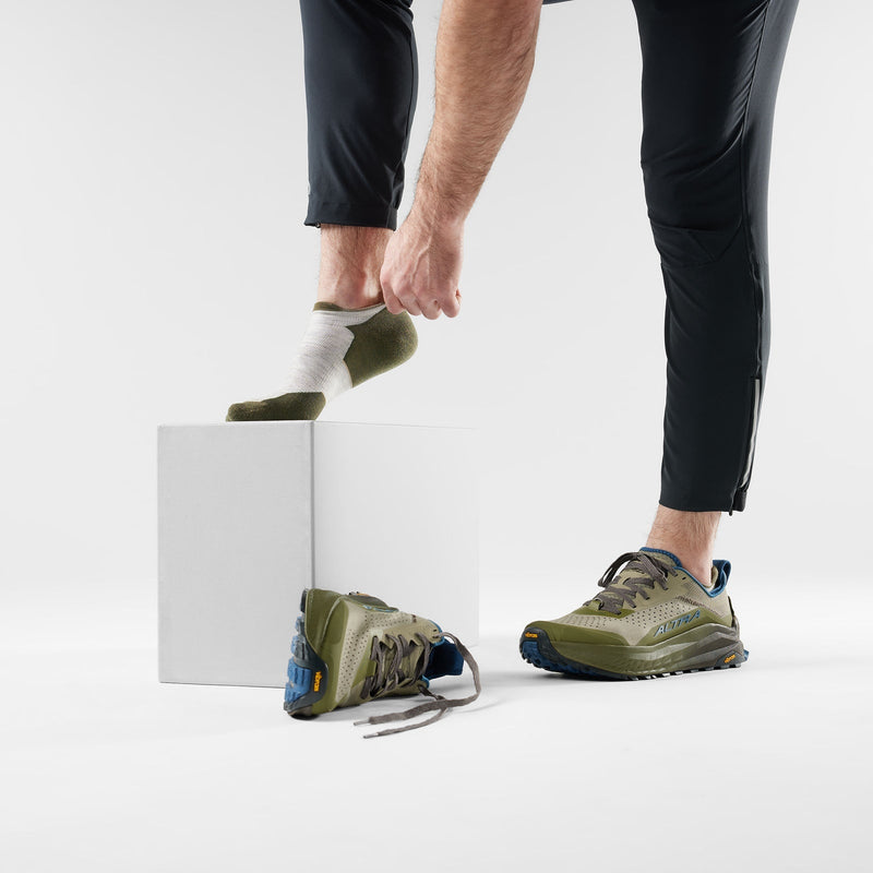 Load image into Gallery viewer, Smartwool Run TC Low Ankle Socks Ash
