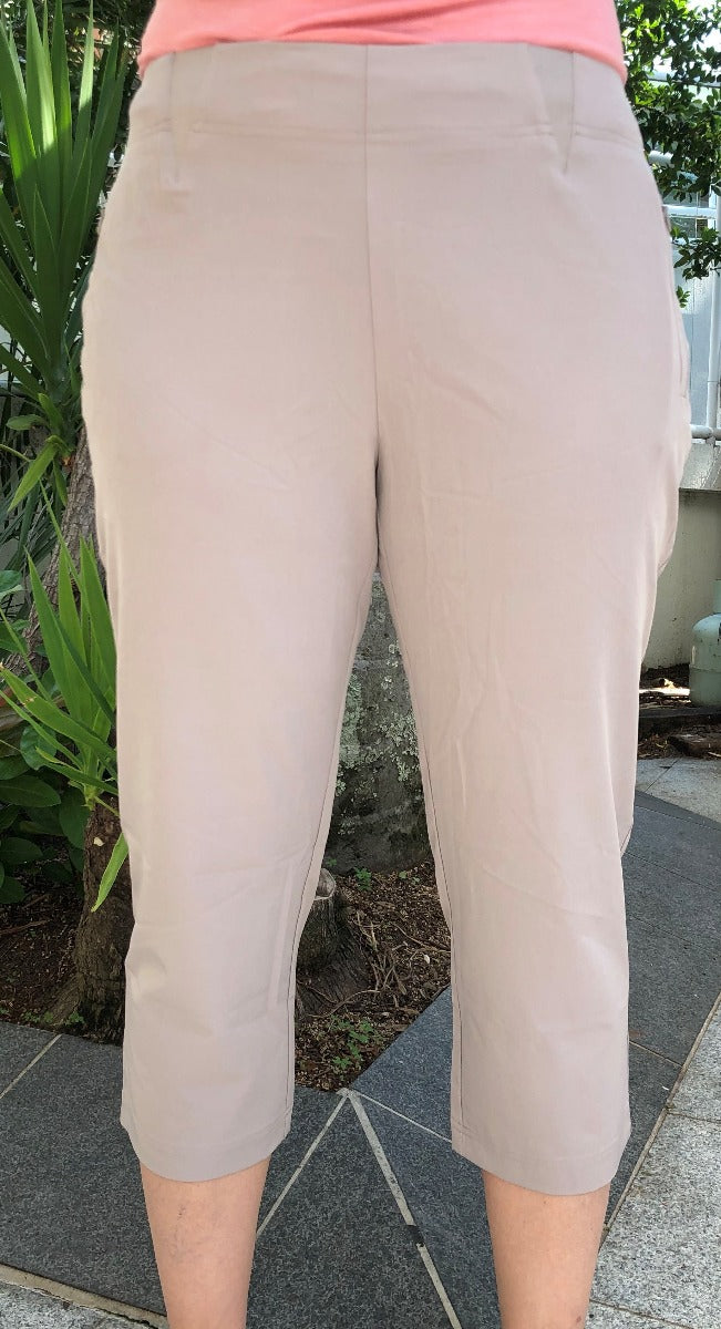 Load image into Gallery viewer, Birdee Capri Taupe 
